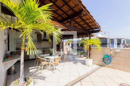 Apartamento à venda com 218m², 3 quartos e 2 vagas Apartamento à venda com 218m², 3 quartos e 2 vagasCobertura