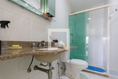 Apartamento à venda com 218m², 3 quartos e 2 vagas Apartamento à venda com 218m², 3 quartos e 2 vagasBanheiro Social 2