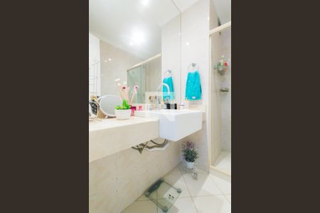 Apartamento à venda com 218m², 3 quartos e 2 vagas Apartamento à venda com 218m², 3 quartos e 2 vagasBanheiro Social 1