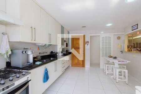 Apartamento à venda com 218m², 3 quartos e 2 vagas Apartamento à venda com 218m², 3 quartos e 2 vagasCozinha