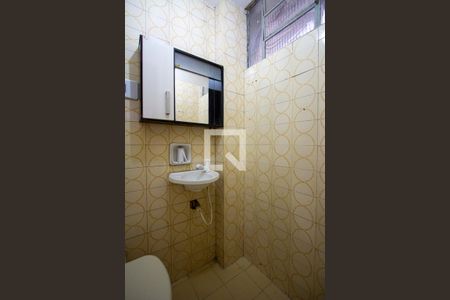 Lavabo de casa de condomínio para alugar com 2 quartos, 100m² em Galo Branco, São Gonçalo