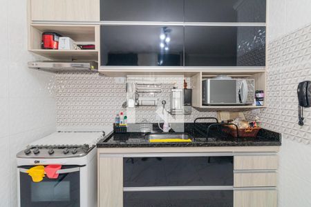 Sala e Cozinha de casa de condomínio à venda com 2 quartos, 73m² em Vila Nivi, São Paulo