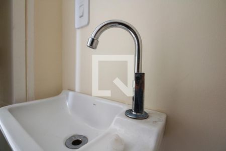 Lavabo  de casa de condomínio para alugar com 2 quartos, 55m² em Vila Esperança, São Paulo