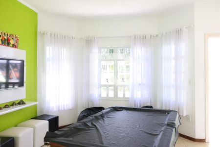 Sala de casa para alugar com 4 quartos, 750m² em Jardim São Francisco, Valinhos