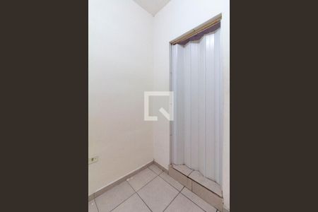 Acesso banheiro de casa para alugar com 1 quarto, 30m² em Vila Brasil, São Paulo