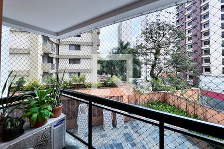 Sacada de apartamento à venda com 2 quartos, 67m² em Moema, São Paulo