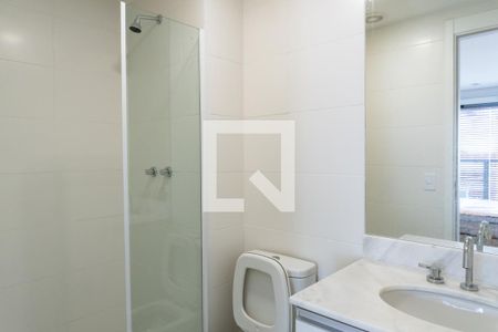 Banheiro de kitnet/studio para alugar com 1 quarto, 40m² em Mirandópolis, São Paulo