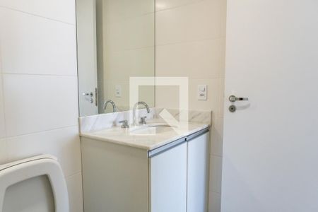 Banheiro de kitnet/studio para alugar com 1 quarto, 40m² em Mirandópolis, São Paulo