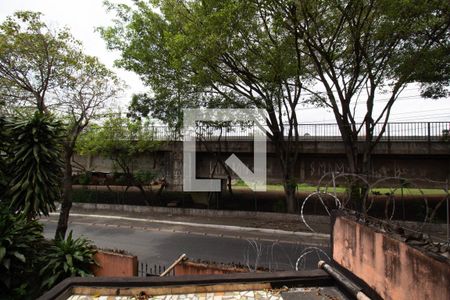 Vista do Quarto de casa para alugar com 1 quarto, 20m² em Parque Guarani, São Paulo