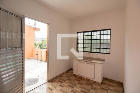 Cozinha de casa para alugar com 1 quarto, 20m² em Parque Guarani, São Paulo