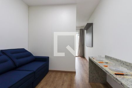 Sala/Cozinha de apartamento para alugar com 1 quarto, 28m² em Centro, Curitiba