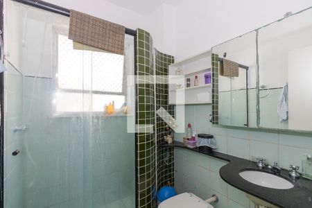 Banheiro de apartamento à venda com 2 quartos, 77m² em Auxiliadora, Porto Alegre