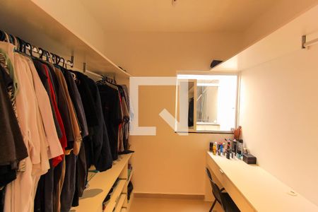 Closet de apartamento à venda com 1 quarto, 41m² em Vila Canero, São Paulo