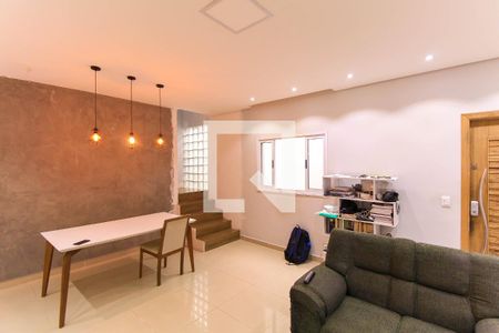 Sala de casa para alugar com 2 quartos, 300m² em Quarta Parada, São Paulo