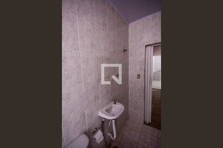 Banheiro de casa para alugar com 1 quarto, 45m² em Vila Dom Pedro I, São Paulo
