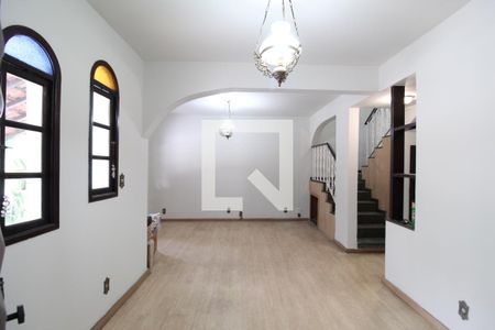 Sala de casa à venda com 3 quartos, 257m² em Pechincha, Rio de Janeiro