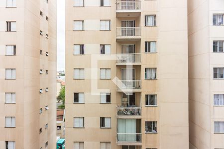 Vista  de apartamento para alugar com 2 quartos, 48m² em Metalúrgicos, Osasco