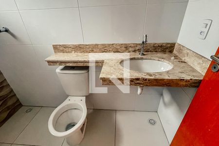 Suíte banheiro  de casa à venda com 3 quartos, 92m² em Vila Nivi, São Paulo