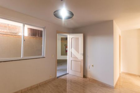 Sala de apartamento para alugar com 1 quarto, 40m² em Vila Valqueire, Rio de Janeiro