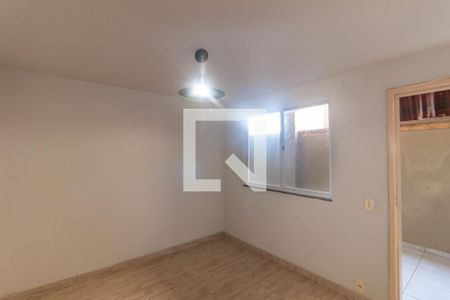 Sala de apartamento para alugar com 1 quarto, 40m² em Vila Valqueire, Rio de Janeiro