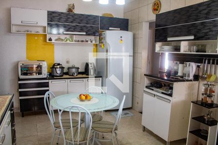 Cozinha de apartamento à venda com 3 quartos, 540m² em Vila Santa Terezinha (zona Norte), São Paulo