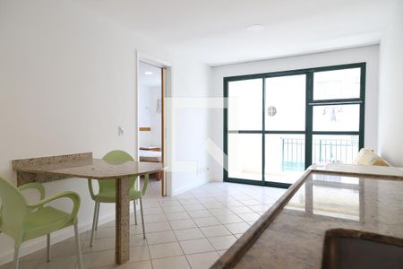 Sala / Cozinha de apartamento para alugar com 1 quarto, 52m² em Recreio dos Bandeirantes, Rio de Janeiro