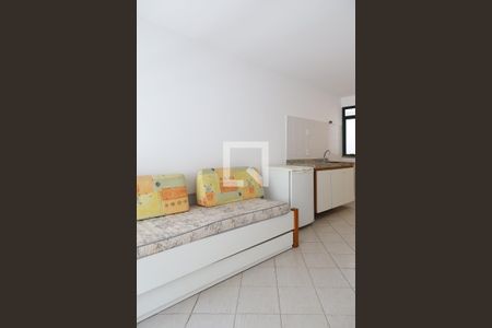 Sala / Cozinha de apartamento para alugar com 1 quarto, 52m² em Recreio dos Bandeirantes, Rio de Janeiro