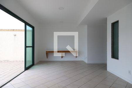 Sala  de apartamento para alugar com 1 quarto, 122m² em Recreio dos Bandeirantes, Rio de Janeiro