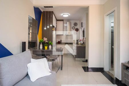 Sala de casa de condomínio à venda com 2 quartos, 60m² em Vila Araguaia, São Paulo