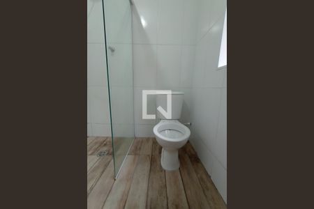 Banheiro de casa para alugar com 1 quarto, 95m² em Vila Ré, São Paulo