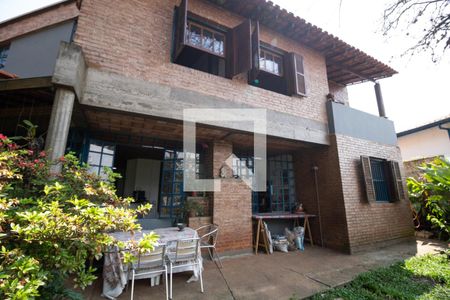 Fachada de casa à venda com 3 quartos, 200m² em Butantã, São Paulo