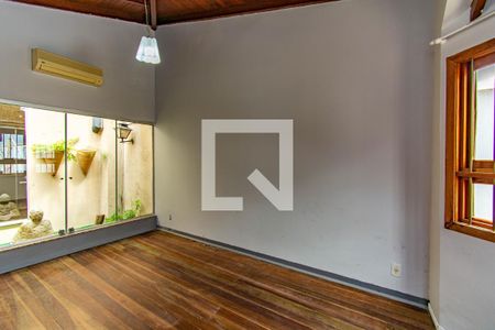 Gabinete de casa à venda com 4 quartos, 158m² em Olaria, Canoas