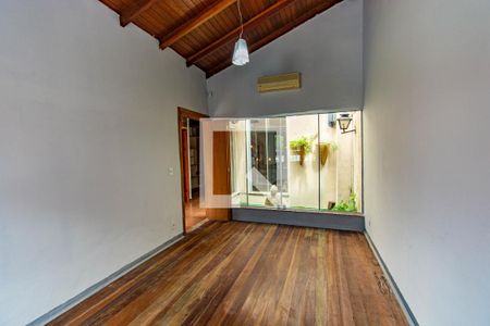 Gabinete de casa à venda com 4 quartos, 158m² em Olaria, Canoas