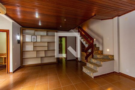 Sala de casa à venda com 4 quartos, 158m² em Olaria, Canoas