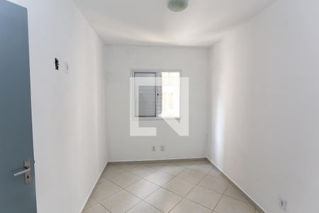 Quarto de apartamento para alugar com 2 quartos, 57m² em Parque Taboão, Taboão da Serra