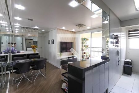 Sala/Cozinha de apartamento à venda com 2 quartos, 56m² em Vila Prudente, São Paulo