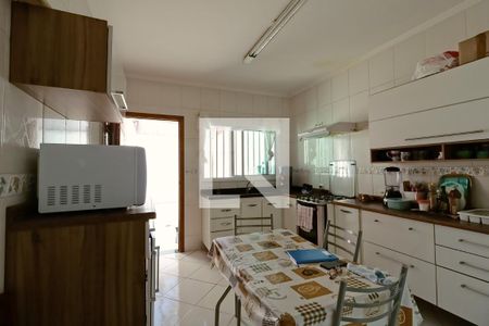 Casa à venda com 120m², 3 quartos e 2 vagas Casa à venda com 120m², 3 quartos e 2 vagasCozinha