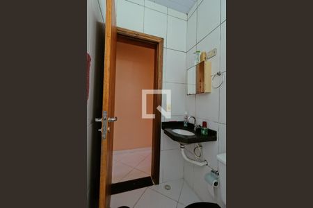 Casa à venda com 120m², 3 quartos e 2 vagas Casa à venda com 120m², 3 quartos e 2 vagasBanheiro