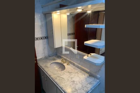 Apartamento à venda com 120m², 3 quartos e 2 vagas Apartamento à venda com 120m², 3 quartos e 2 vagasBanheiro da Suíte 3