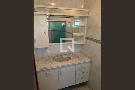 Apartamento à venda com 120m², 3 quartos e 2 vagas Apartamento à venda com 120m², 3 quartos e 2 vagasBanheiro da Suíte 2
