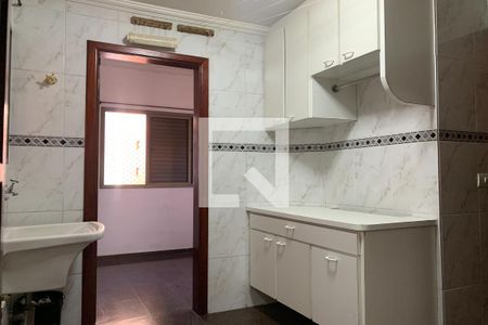 Apartamento à venda com 120m², 3 quartos e 2 vagas Apartamento à venda com 120m², 3 quartos e 2 vagasÁrea de Serviço