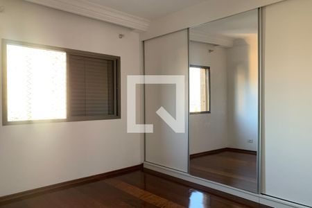 Apartamento à venda com 120m², 3 quartos e 2 vagas Apartamento à venda com 120m², 3 quartos e 2 vagasQuarto 2 - Suíte