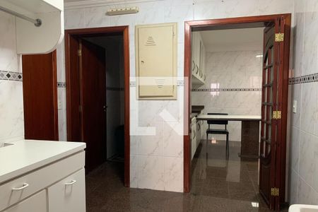 Apartamento à venda com 120m², 3 quartos e 2 vagas Apartamento à venda com 120m², 3 quartos e 2 vagasÁrea de Serviço