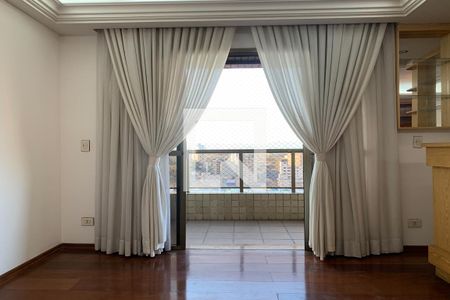 Apartamento à venda com 120m², 3 quartos e 2 vagas Apartamento à venda com 120m², 3 quartos e 2 vagasVaranda da Sala