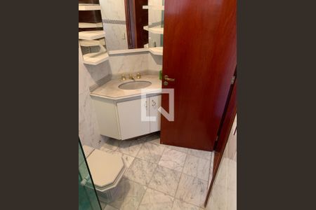 Apartamento à venda com 120m², 3 quartos e 2 vagas Apartamento à venda com 120m², 3 quartos e 2 vagasBanheiro da Suíte 1