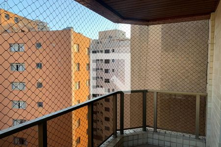 Apartamento à venda com 120m², 3 quartos e 2 vagas Apartamento à venda com 120m², 3 quartos e 2 vagasVaranda do Quarto 3 - Suíte