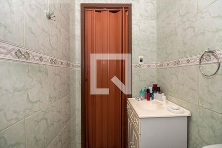 Banheiro de apartamento à venda com 1 quarto, 44m² em Protásio Alves, Porto Alegre