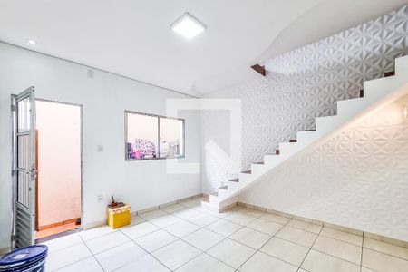 Sala de casa para alugar com 2 quartos, 100m² em Conjunto Minascaixa, Belo Horizonte