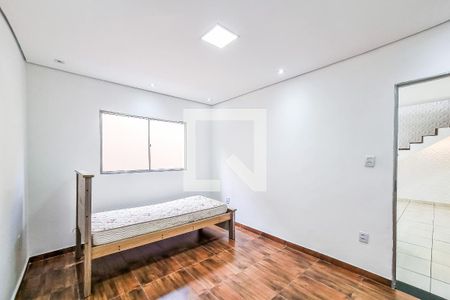 Quarto 1 de casa para alugar com 2 quartos, 100m² em Conjunto Minascaixa, Belo Horizonte