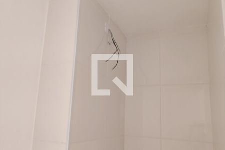 Banheiro  de apartamento à venda com 1 quarto, 28m² em Vila Tolstoi, São Paulo